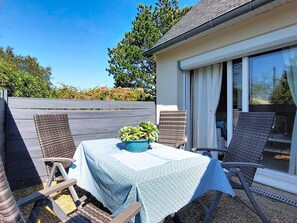 Outdoor dining - Ty-Rozen by Interhome (Locquirec)