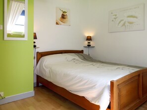 2 bedrooms, iron/ironing board, WiFi - Ty Ménez by Interhome (Goulien)