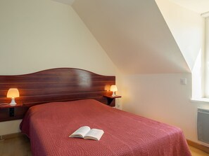 2 habitaciones, tabla de planchar con plancha y acceso a internet 