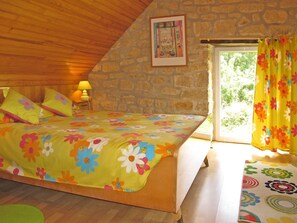 4 camere