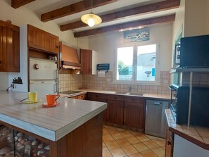 Refrigerador, microondas, horno, lavavajillas
