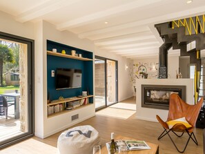 TV, fireplace - Breizh Riviera by Interhome (Bénodet)