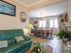 TV, fireplace, DVD player - Gueradur by Interhome (Pleumeur Bodou)