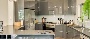 Charming Home with Mountain Views at Rivendell