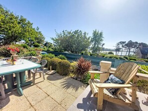 Outdoor dining - Les Courlis by Interhome (Trévou-Tréguignec)