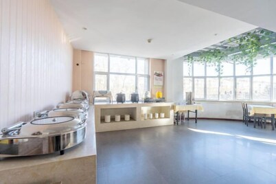 崯宏賓館（嘉峪關雄關廣場大唐美食街店）