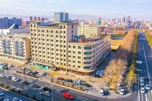 Exterior - Yanhong Hotel (Jiayuguan Xiongguan Plaza) (Jiayuguan)