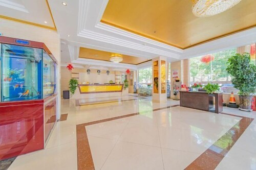 Yanhong Hotel (Jiayuguan Xiongguan Plaza)