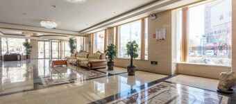 Yanhong Hotel (Jiayuguan Xiongguan Plaza)