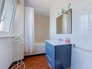 Bathroom - Ty Maï Pi by Interhome (Pleubian)
