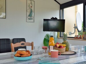 Dining - La Roseraie by Interhome (Kerbors)