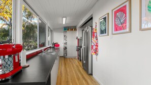 Fridge, oven, stovetop, dishwasher - Edmund Street 47, Shelly Beach (Shelly Beach)