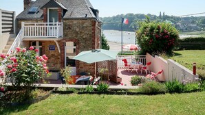 Terrace/patio - Le Clos du Port 2 by Interhome (Saint Cast le Guildo)