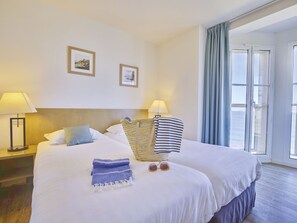 2 slaapkamers, een bureau, wifi, beddengoed
