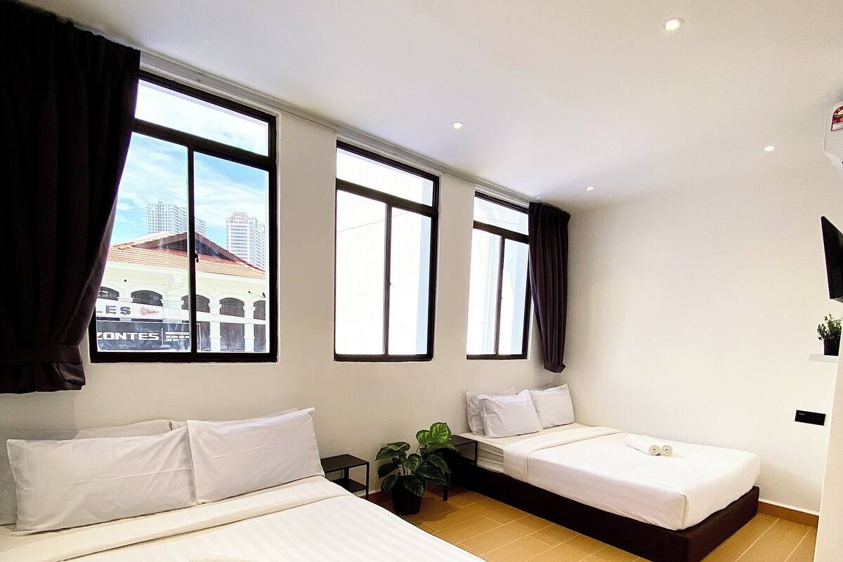 Family Room | Free WiFi