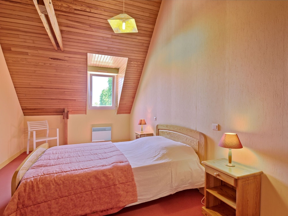 Houat-hoedic-belle-ile By Interhome - Bretagne
