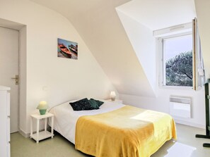 4 chambres, fer et planche à repasser, Wi-Fi