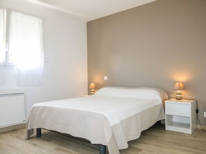 4 chambres, bureau, accès Internet