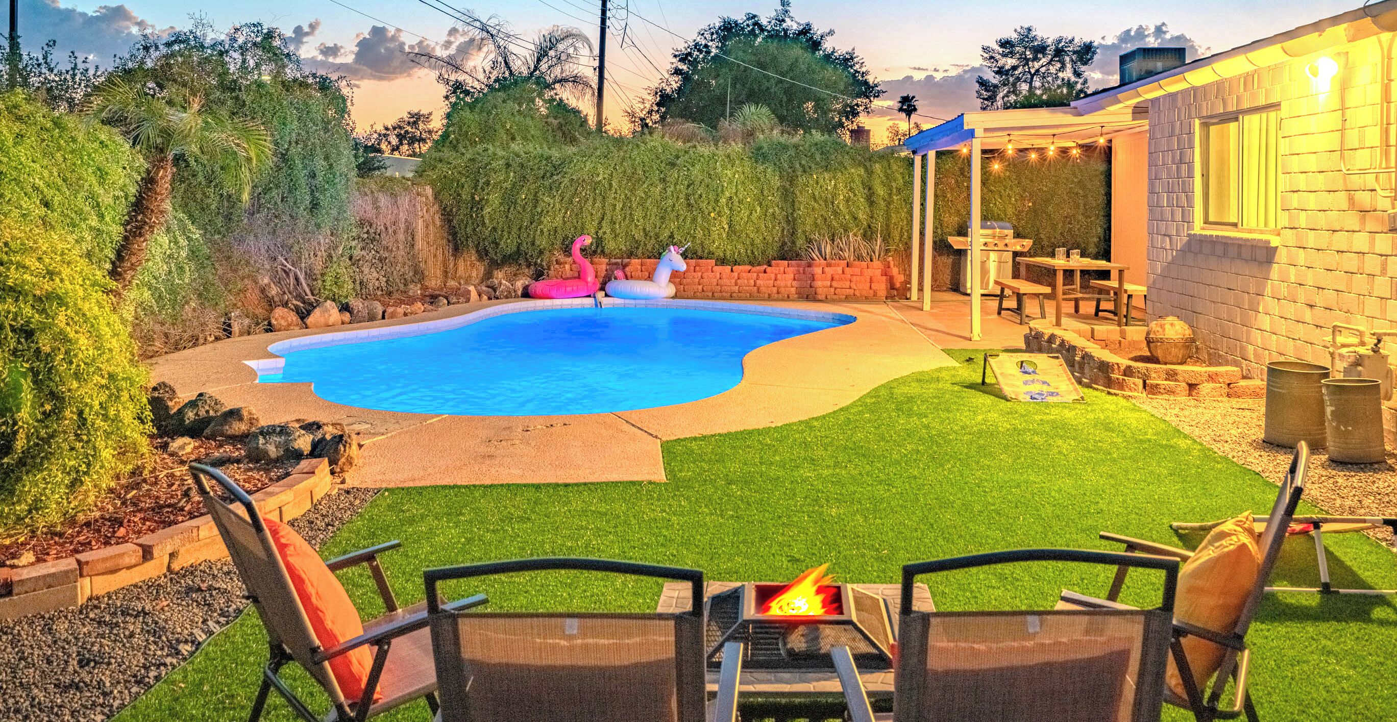 Private Pool/Arcade Games/Shuffleboard/Cornhole/Jenga/Uno/Kids PlayTable & Books