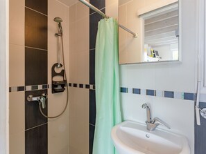 Bathroom - La Plage by Interhome (Surville)