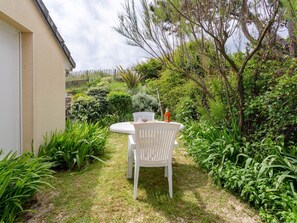 Outdoor dining - La Plage by Interhome (Surville)