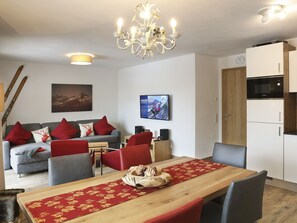 TV - Superior # 314 für bis 6 Personen by Interhome (Kaprun)