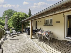 Outdoor dining - de Beaumont by Interhome (Carentan)