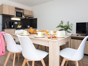 تناول الطعام