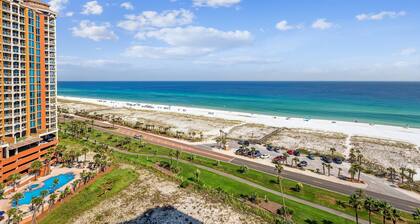 Gulf Views- Huge Private Balcony- Tennis - Waterpark- Pool- On-site Restaurants