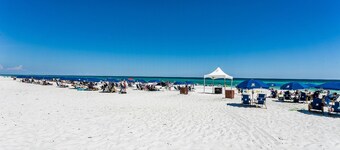 Gulf Views- Huge Private Balcony- Tennis - Waterpark- Pool- On-site Restaurants