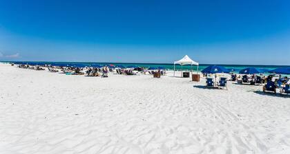 Gulf Views- Huge Private Balcony- Tennis - Waterpark- Pool- On-site Restaurants