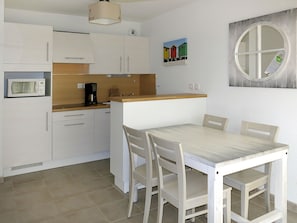Fridge, microwave, dishwasher, toaster