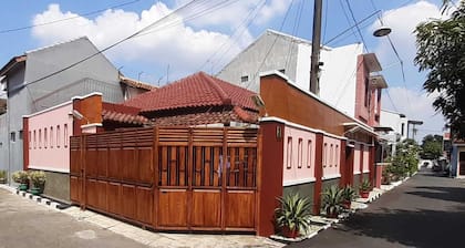 Homestay Cendana Candi-1