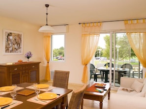 Dining - Le Domaine de Fontenelles by Interhome (Saint-Gilles-Croix-de-Vie/Givrand)