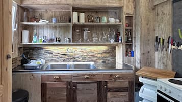 KĂŒhlschrank, Mikrowelle, Ofen, Herdplatte