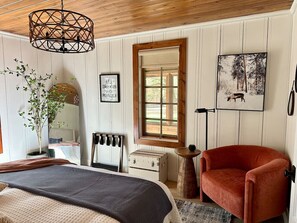 3 Schlafzimmer, Schreibtisch, Bügeleisen/Bügelbrett, Reisekinderbett