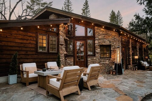 Luxury Nature Getaway *Stone House* by Casa Oso