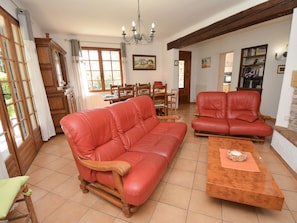 TV, fireplace, DVD player, ping pong