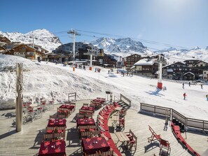 Outdoor dining - Le Hameau du Kashmir by Interhome (Val Thorens)