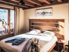 4 bedrooms, WiFi, bed sheets