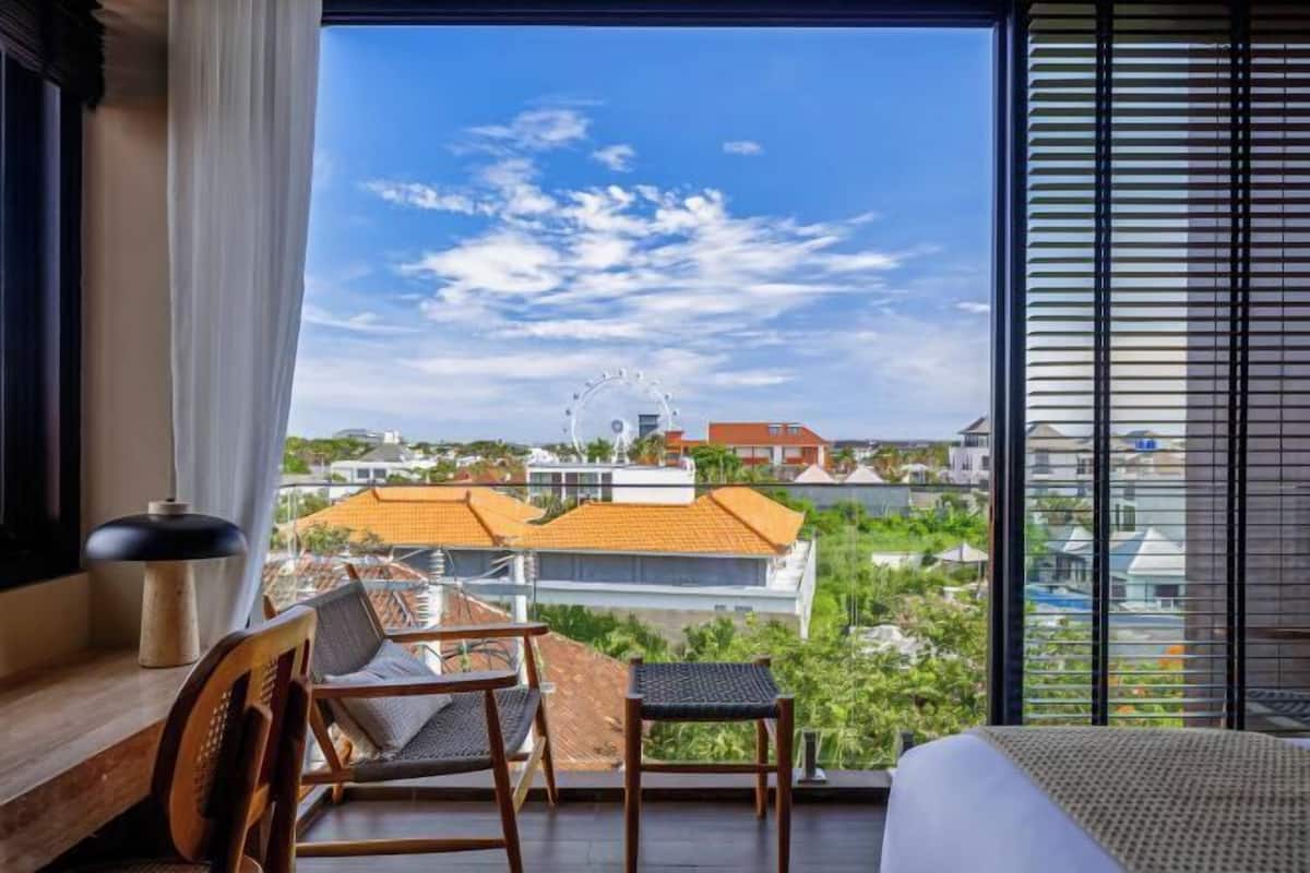 1 bedroom, premium bedding, pillow-top beds, in-room safe
