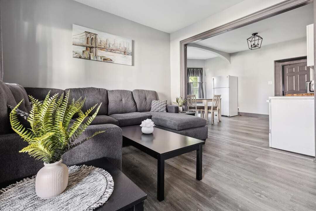 Spacious 6BR,2BA minutes for the Falls & Casino