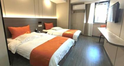 Lake Holiday Hotel