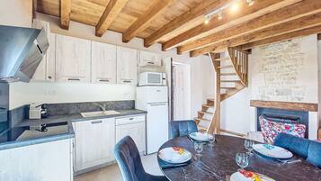 Fridge, dishwasher, cookware/dishes/utensils