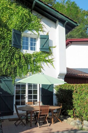 Outdoor dining - Collines Iduki by Interhome (La Bastide Clairence)