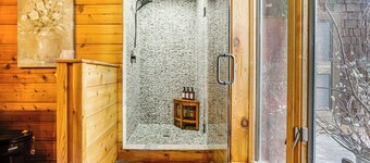 Picturesque Lake Elmo Cottage w/ Fire Pits!