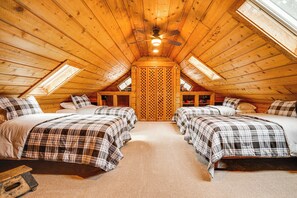 4 bedrooms, iron/ironing board, travel cot, Internet