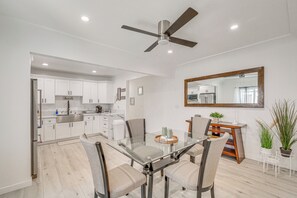 Dining - 2 Mi to Citadel Outlets! East LA Retreat Near I-5 (Los Angeles)