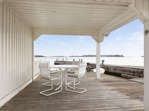 Outdoor dining - Valbergsudden Utsikten by Interhome (Oskarshamn)