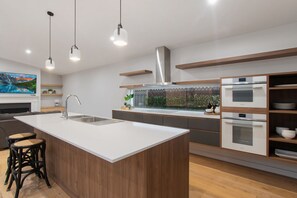 Fridge, microwave, oven, stovetop - Thorne St Luxe Loft - CBD Location, Modern Design (Wagga Wagga)